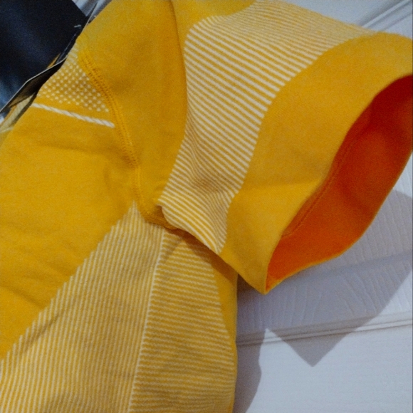 Kimberly Don't Stop Seamless Biker Short Set - NWT - Picture 4 of 6